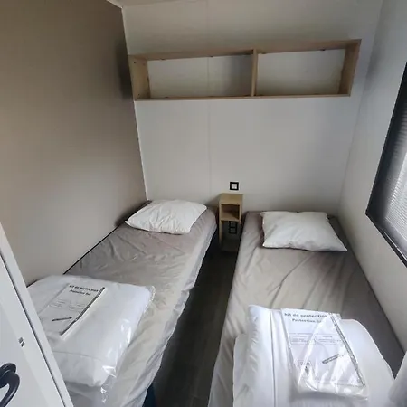 La De La Falaise Camping *
