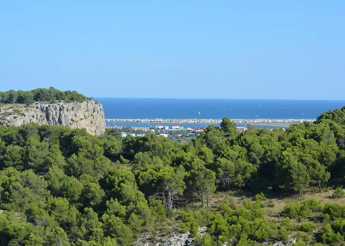 אתר קמפינג La De La Falaise *